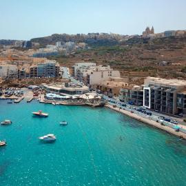 Malta's Beachfront Apartment in Mellieha