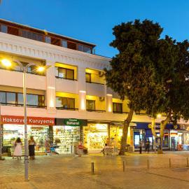 Cesurlar Hotel، فندق في تشيشمي