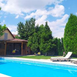 Garden & Pool apartment, hotel u Trnavi