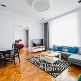 Spacious RiverViews Apartment near Piata Unirii, hotel sa Oradea
