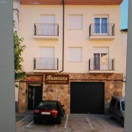 APARTAMENTOS TURISTICOS ARANZAZU, hotel in Losar de la Vera
