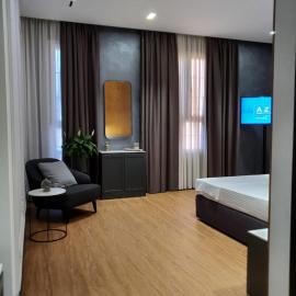 Hotel La Favorita، فندق في تيرانا