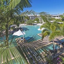 Resort & Spa 6316 withTropical Pool Views - 230m to Beach, hotel in Kingscliff