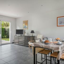 Maison neuve, 200m du Port du Crouesty، فندق في أرزون