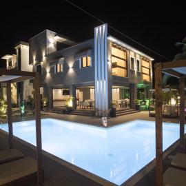 Villa Irina sea view، فندق في سيكيا