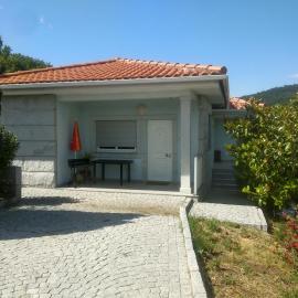 Casa do Carvalho, hotel in Ribeira de Pena