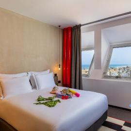 Brut Seafront Hotel By Sunday