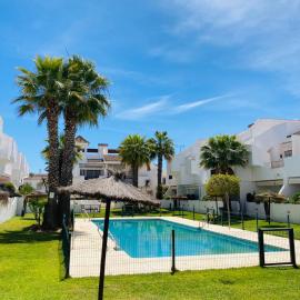 La Hacienda Golf Islantilla AIRE ACONDICIONADO Y WIFI -SOLO FAMILIAS Y PAREJAS- NO GRUPOS, khách sạn ở Islantilla