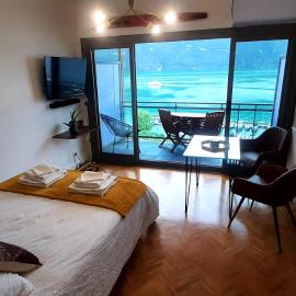 Viesnīca Studio Le 119, Aix les bains - Grand port - Vue Lac splendide pilsētā Ēkslebēna