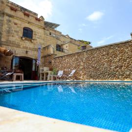 Ta'Ruzar Farmhouse