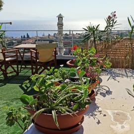 Maris full apartment with roof garden access