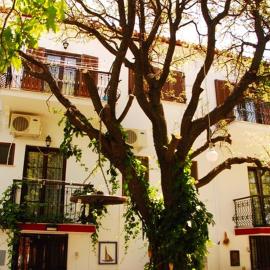 Atzanou Rooms, hotel a Kamariotissa