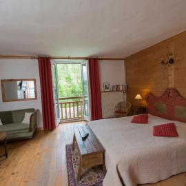 알베르빌에 위치한 호텔 Au Cheval Blanc - appartements et chambres d'hôtes