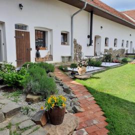 Prostě statek, Hotel in Skalka