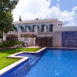 Ad Hoc Vitae Retreats & Health Only Adults, hotel u gradu 'Beniarbeig'