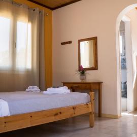 Aroma Studios, hotel u gradu 'Lakíthra'