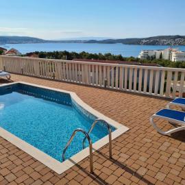 Villa Luciana, отель в Трогире
