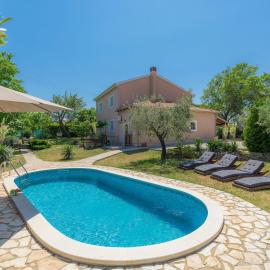 Holiday Home Gea by Interhome, hotel i Krnica