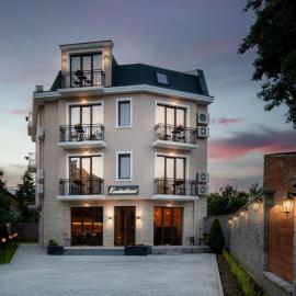Family Hotel Konstantinovi, hotel in Kyustendil
