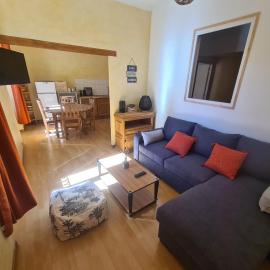 Appart plein centre lit King size , canapé lit et wifi، فندق في بارسلونات
