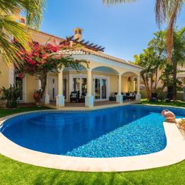 Oásis Tropical, Jardim e Piscina!