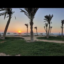 Cozy sunny ground chalet with terrace-Ras Sudr