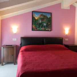 Apartment Viole, cozy attic set in the old town next to the lake