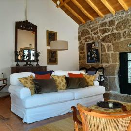 Beautiful house and garden at Serra da Estrela, perfect for groups and families, hotel in Gouveia