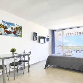 Studio with sea view in Borinquen, hotel in Playa Fañabe