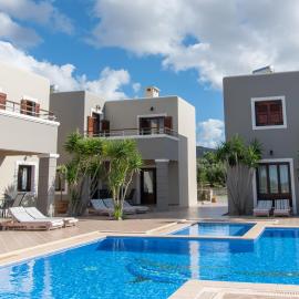 엘라포니시에 위치한 호텔 Nireides villas 'TOP DESTINATION'