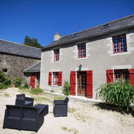 Manoir Pors Braz B&B, hotell i Commana