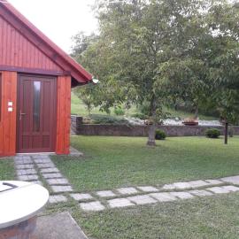 Mátyás Apartman, hotel di Tard