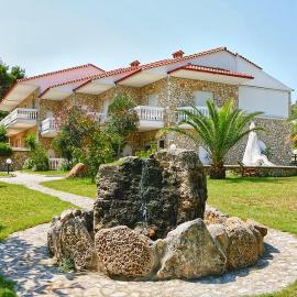 Chrouso Apartments, hotel in Paliouri