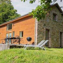 Le Moulin de Bosson - Une de Mai, hotel in Ferrières