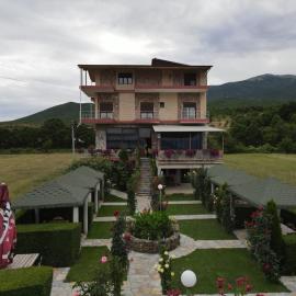 Viesnīca Hotel Restaurant Aleksander pilsētā Korča