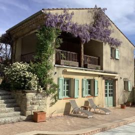 The Courtyard, hotel em Castres