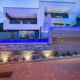 Villa Marassi with Heated Pool, Hot Tub and Sauna