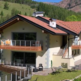 B&B Le Stagioni di Stava, hotel u gradu Tezero