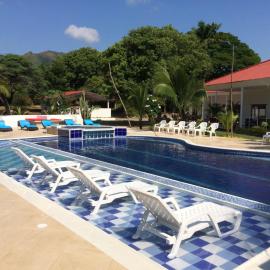Arizona Ranch Hotel – hotel w mieście Girardot
