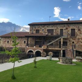 Apartamentos La Fabrica, hotel a Villaluenga de la Vega
