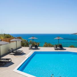 Afrato Village Sea View apartments, hotel in Trapezaki