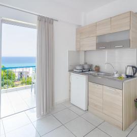 Roditsa Patritsia Apartments, hotelli kohteessa Polykhrono