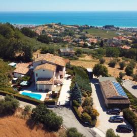 B&B Villa Floriana, hotel sa Tortoreto Lido