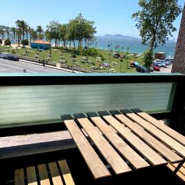 Apartamentos en Playa de Samil Primera Línea de playa Pe Na Areia, hotel in Vigo