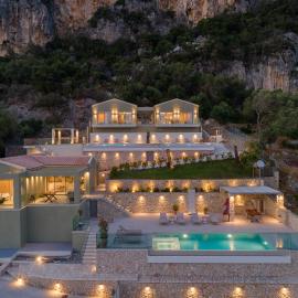 paleo villas