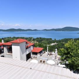 Nevros Hotel Resort and Spa Limni Plastira, hôtel à Neochori
