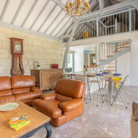 Le Clos De La Croix Verte - 3 maisons à louer, hotelli kohteessa Saix