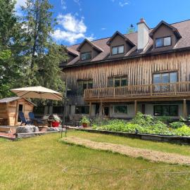 La Grange Country Inn, hotel di Wakefield
