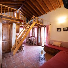 Katikies Stamatias Studios & Maisonettes: Agnontas şehrinde bir otel