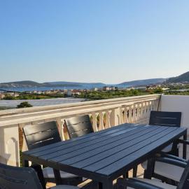 Apartment Blanka with a beautiful view of Trogir